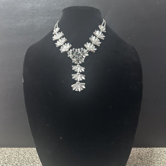 Statement Necklace Silver Tone - Picture 1 of 8